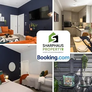  Apartment Hidden 2-bed Oasis With Courtyard Garden By Sharphaus Short Lets & Serviced Management
